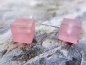 Preview: Ohrstecker hellrosa Würfel Quadrat Crushed Ice